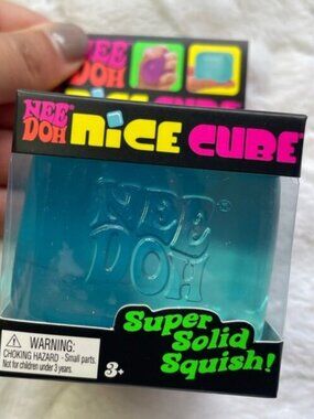🆕 NEW IN BOX 💙 NeeDoh Blue Nice Cube ✨ 🔥 VIRAL on TikTok! (OUT OF STOCk)